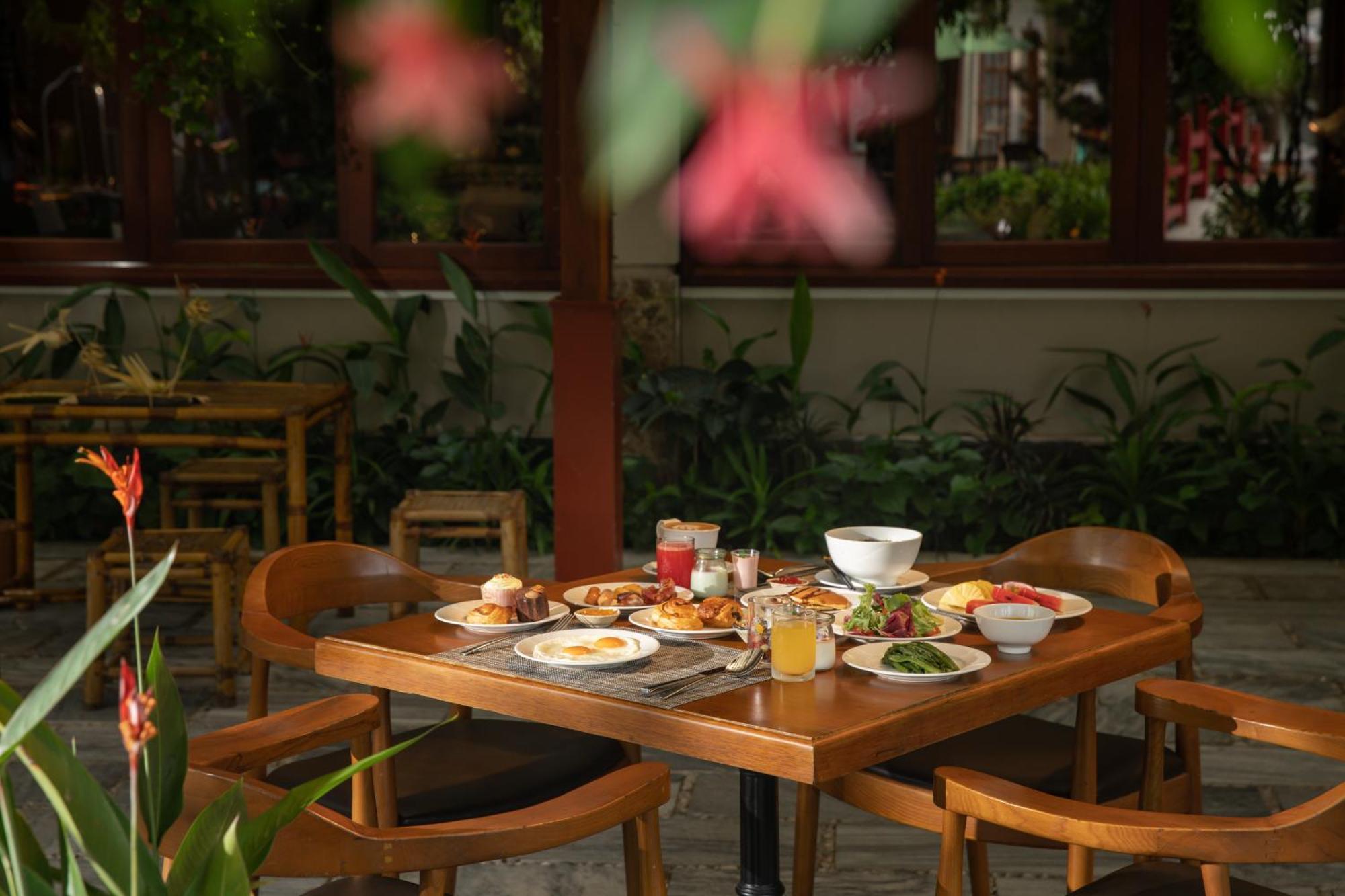 ซิลค์ เซนซ์ ฮอยอัน ริเวอร์ รีสอร์ต Hotel ภายนอก รูปภาพ